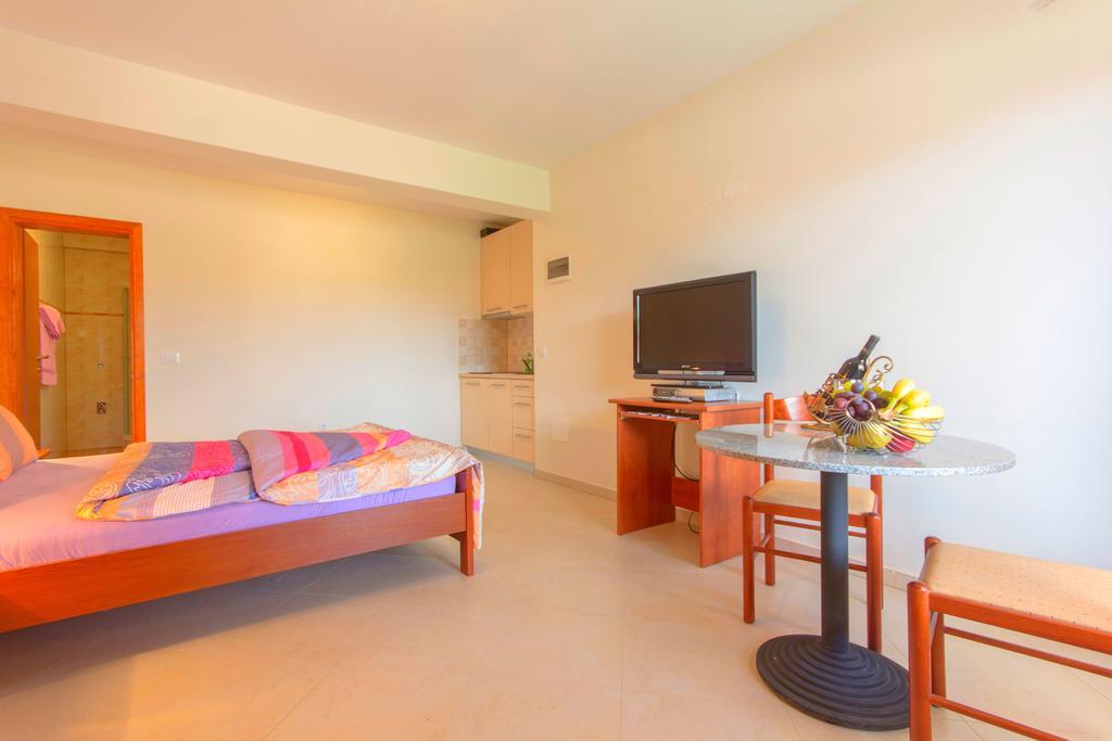 Apartments 4 Palme Funtana Bilik gambar