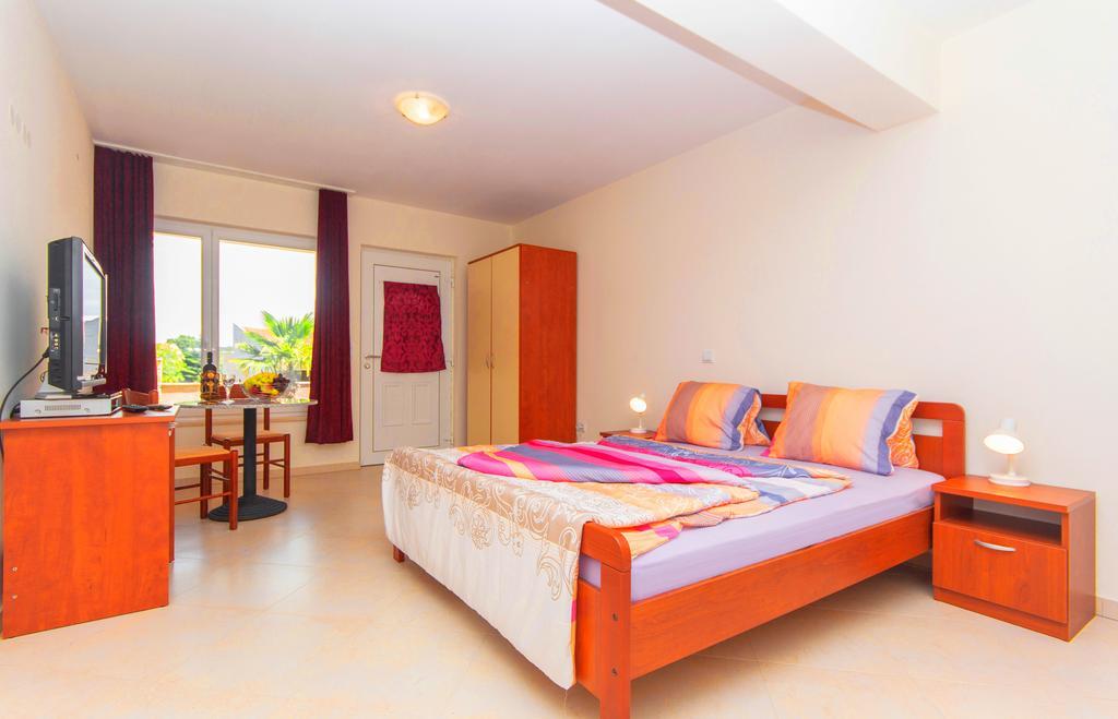 Apartments 4 Palme Funtana Bilik gambar